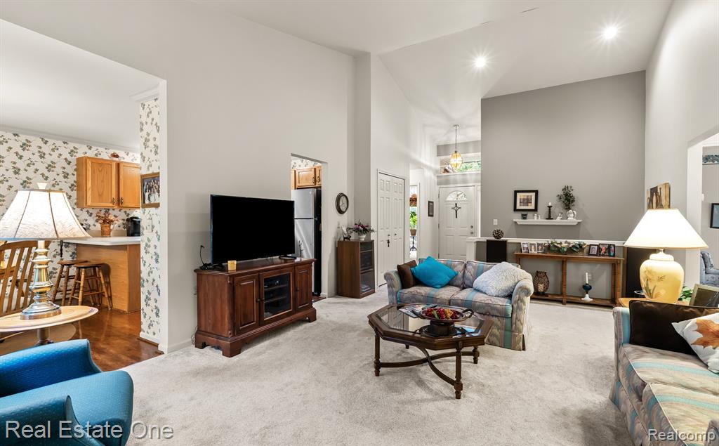 907 CALPERNIA, 29, Wixom, MI 48393 — Photo 4