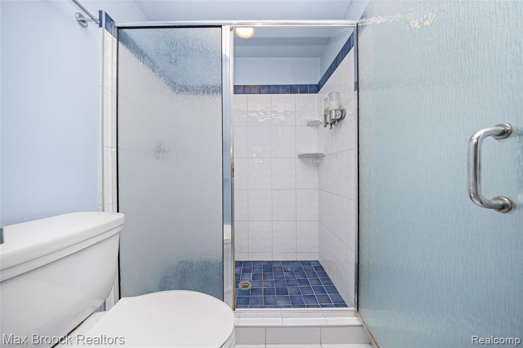 35550 Pleasant Valley Road, Farmington Hills, MI, 48331