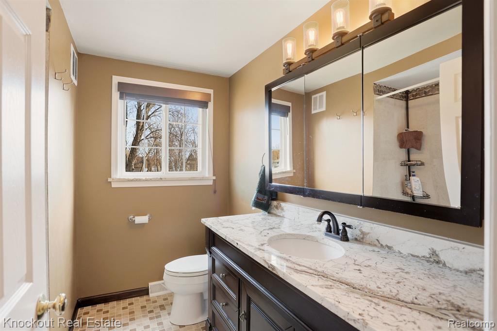 5936 Wellington Drive, Clarkston, MI — Photo 27