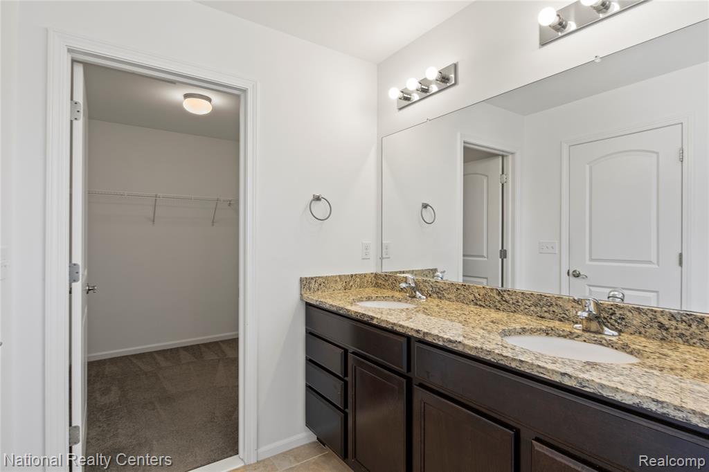 451 Goodrich, Wixom, MI — Photo 22