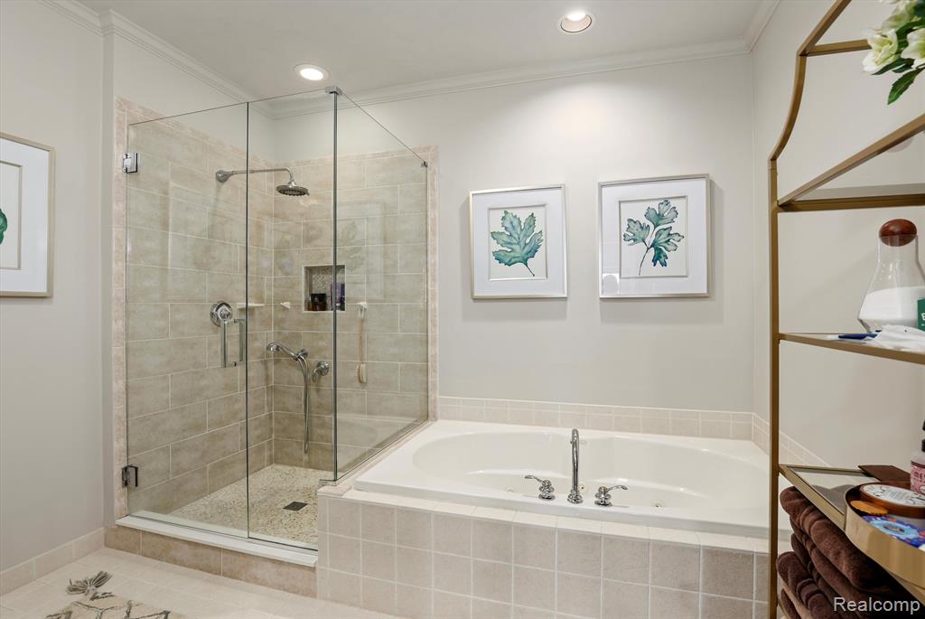 16964 LOCHMOOR Circle E, Northville, MI 48168 — Photo 17