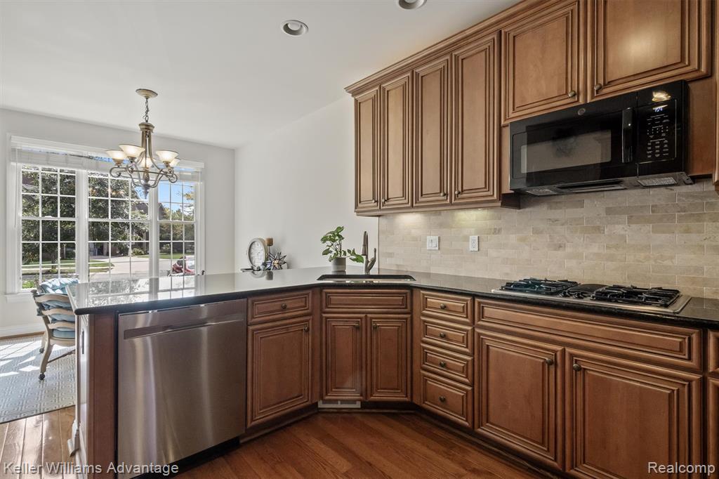 44604 Broadmoor Circle N, Northville, MI 48168 — Photo 11