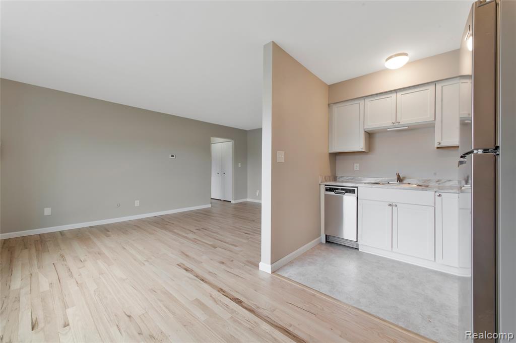 4820 Briarwood Avenue, 4, Royal Oak, MI 48073 — Photo 14