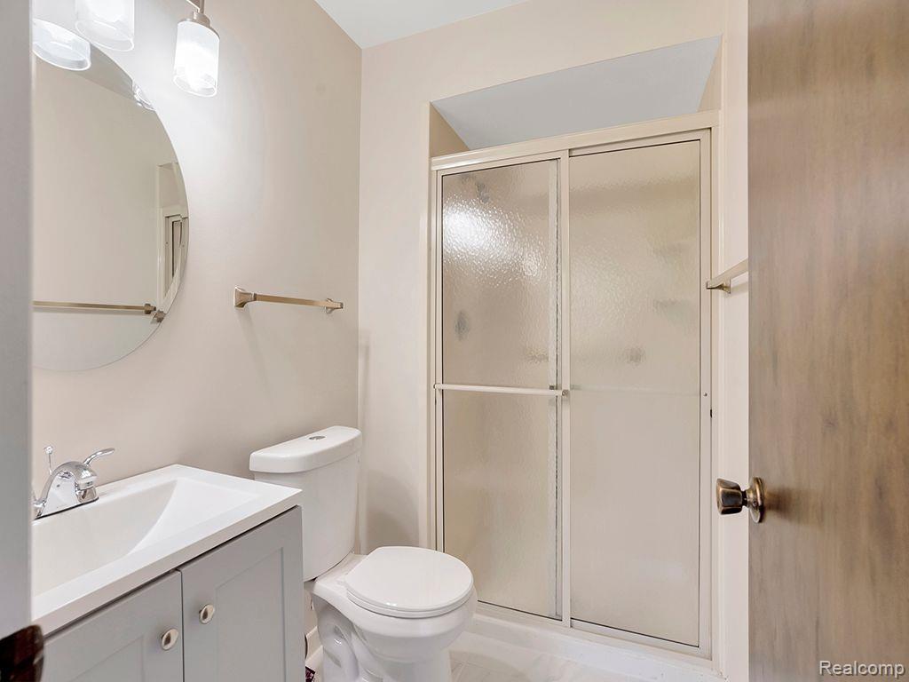 3092 LINDENWOOD Drive, Dearborn, MI 48120 — Photo 22