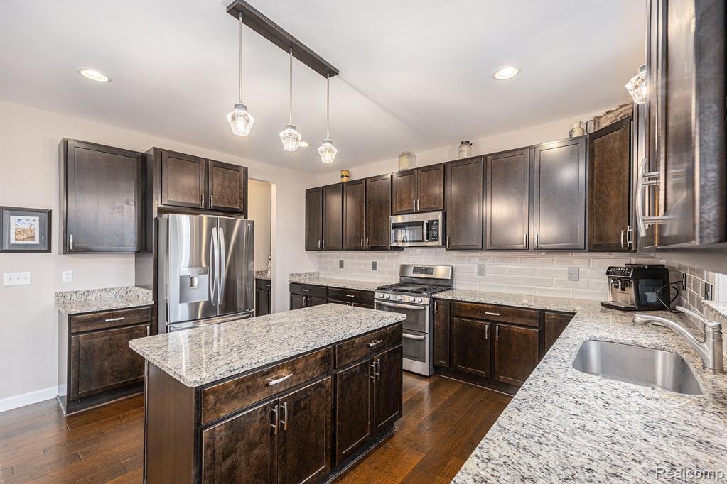 4846 E Stonegate Circle, Lake Orion, MI — Photo 7