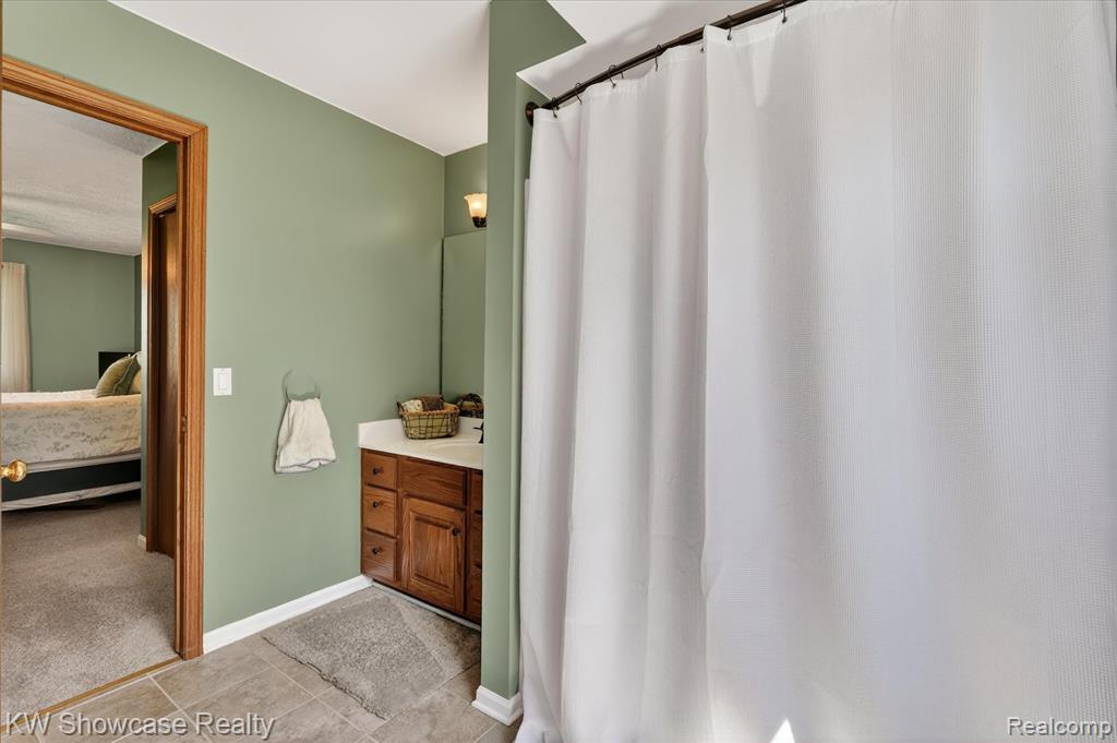 6626 Ridgeview Drive, Clarkston, MI — Photo 23