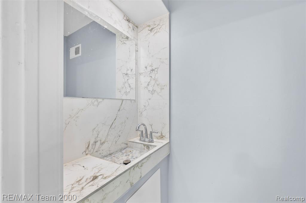 33101 Donnelly Street, Garden City, MI — Photo 21