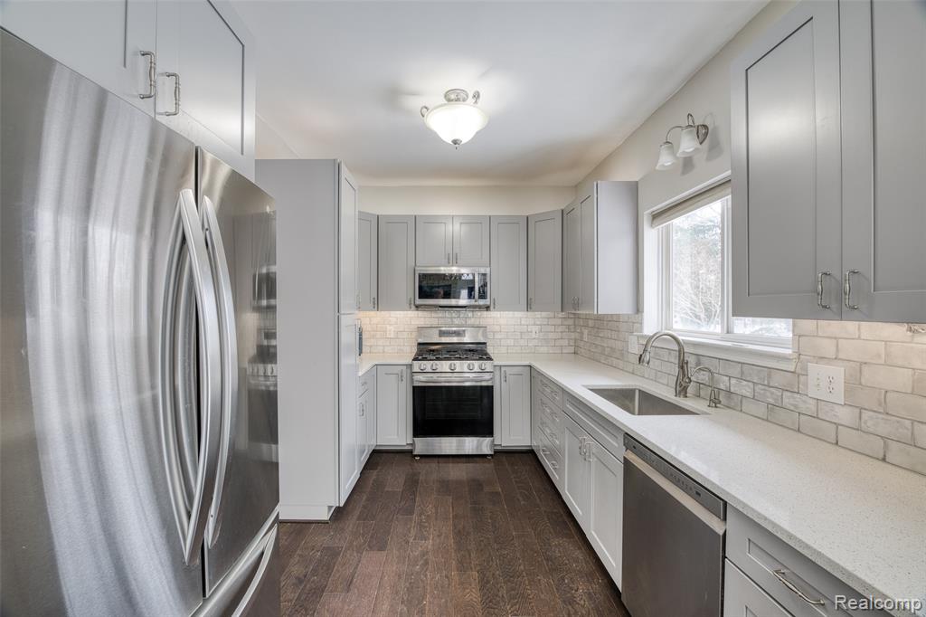1564 Chelsea Circle, Howell, MI 48843 — Photo 13