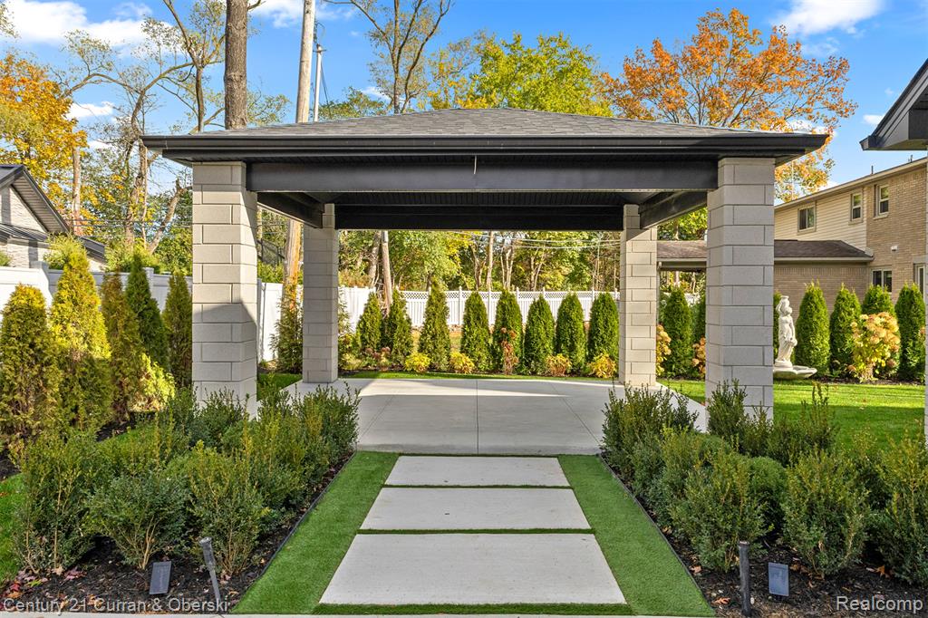 2211 Golfview Drive, Dearborn, MI, 48128
