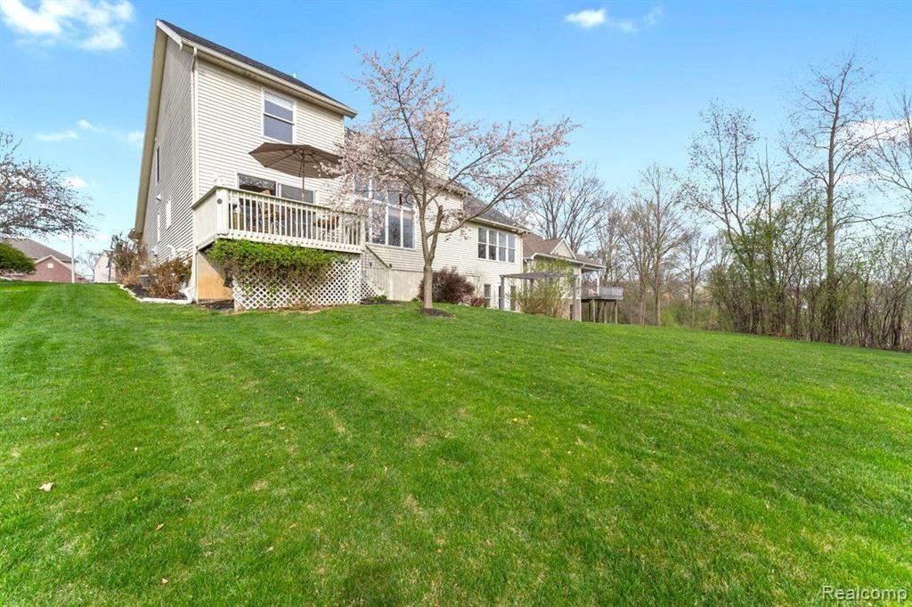 348 PEMBROKE Drive, Saline, MI 48176 — Photo 36