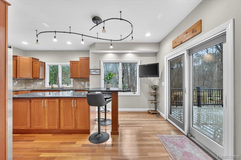 90 Creekwood Drive, Lake Orion, MI 48362 — Photo 11