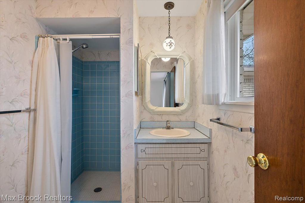 6288 CRESCENT WAY Drive, Troy, MI 48085 — Photo 25
