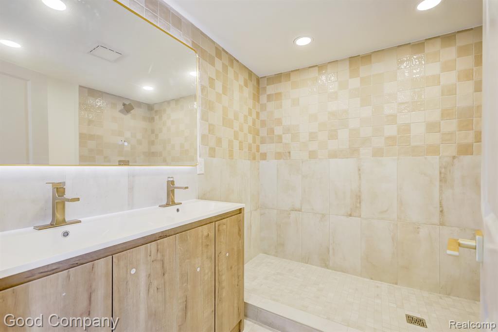 23 Fairwood Boulevard, Pleasant Ridge, MI — Photo 39