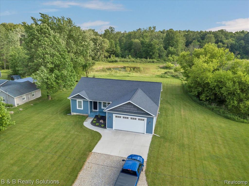 437 Angle Road, Lapeer, MI 48446 — Photo 4