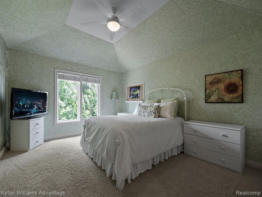18328 Clairmont Circle E, Northville, MI 48168 — Photo 38