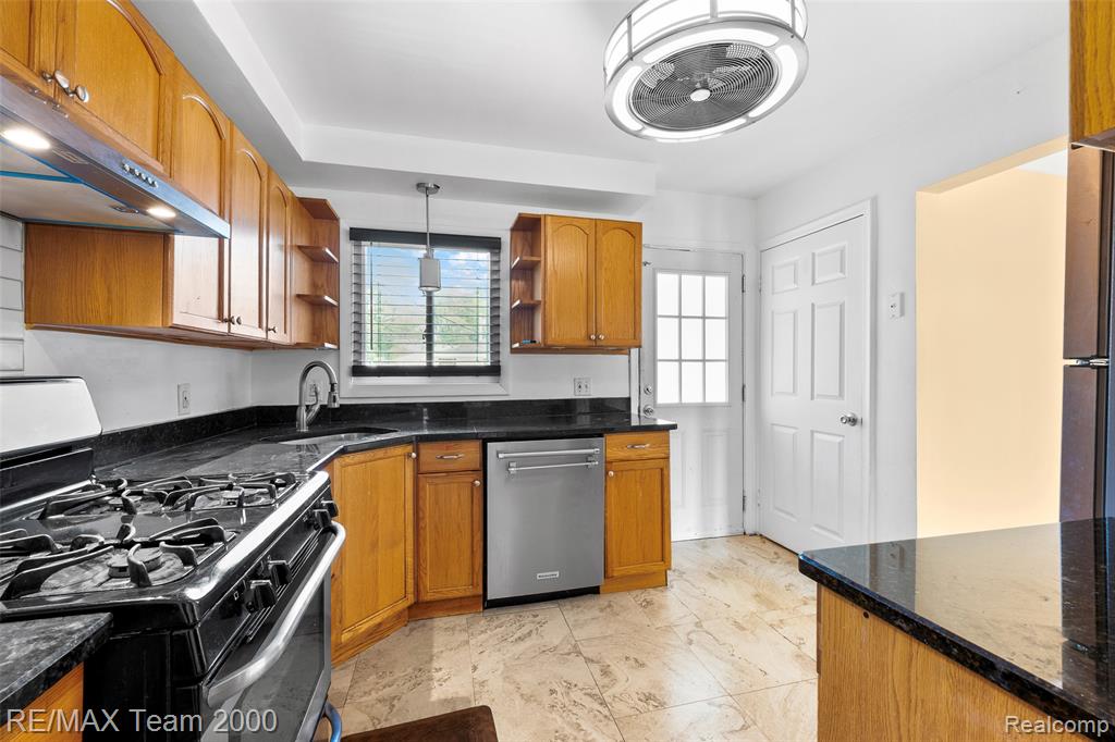 6442 Arcola Street, Garden City, MI — Photo 25
