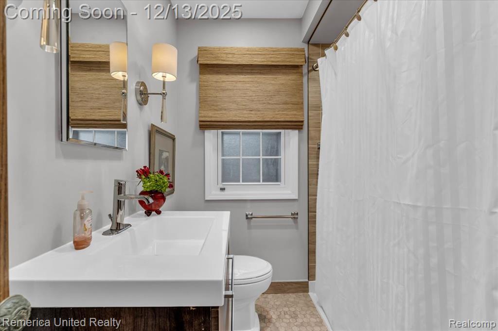 27510 California Drive SE, Lathrup Village, MI 48076 — Photo 12