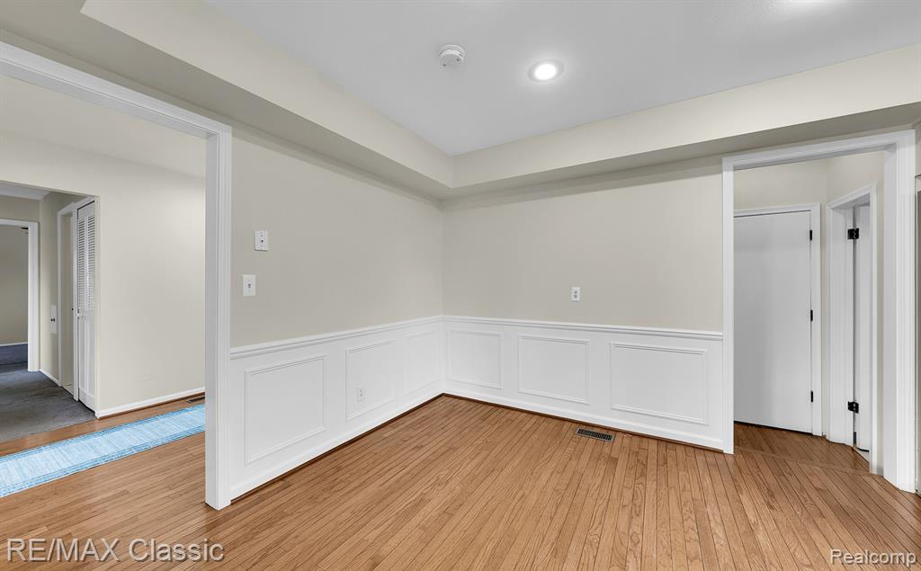 44285 SUFFOLK Court, Canton, MI 48187 — Photo 17