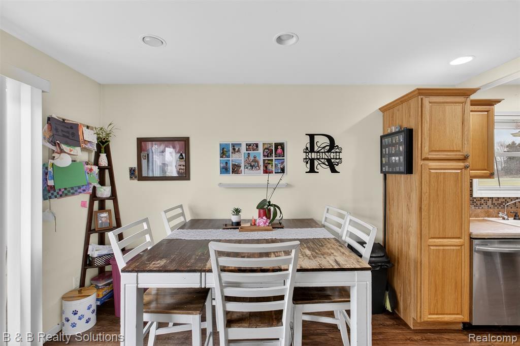 3919 Castle Road, North Branch, MI 48461 — Photo 9