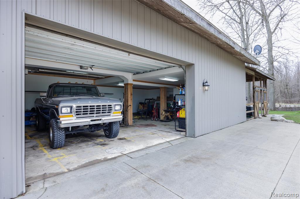 9247 Schrepfer Road, Howell, MI 48855 — Photo 28