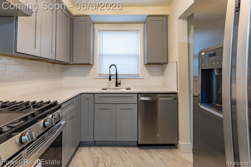 25246 Hayes Road, Roseville, MI 48066 — Photo 10