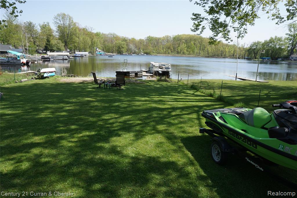 11853 Patterson Lake Dr, Pinckney, MI 48169 — Photo 6