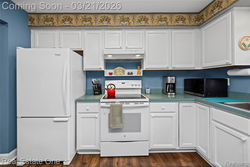 1065 Round Lake Road, White Lake, MI — Photo 9