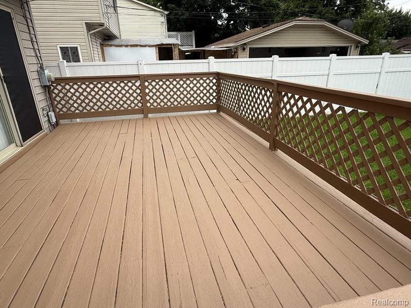 8303 Lenore Street, Dearborn Heights, MI 48127 — Photo 18