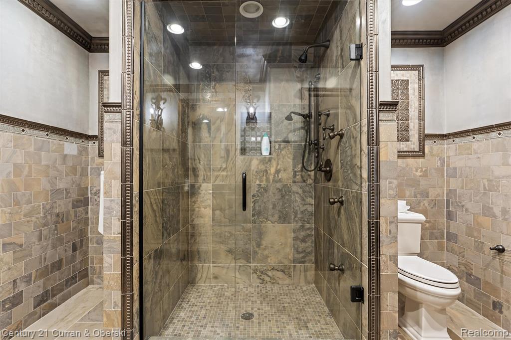 18939 Bella Vista Court, Northville, MI 48168 — Photo 48