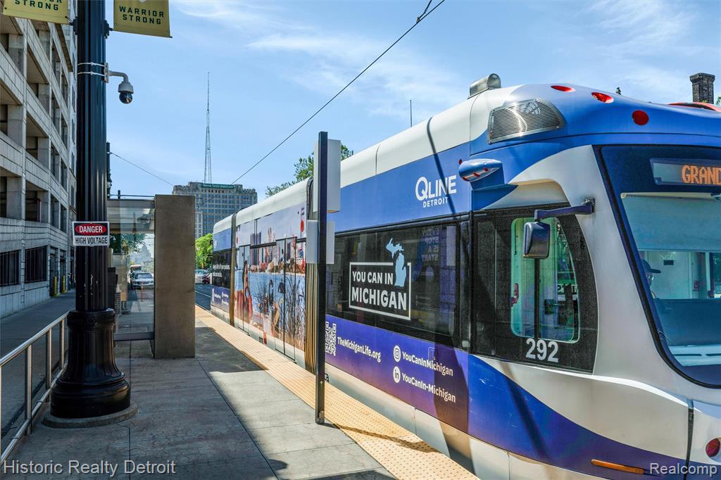 1300 E Lafayette Street, 2211, Detroit, MI 48207 — Photo 42