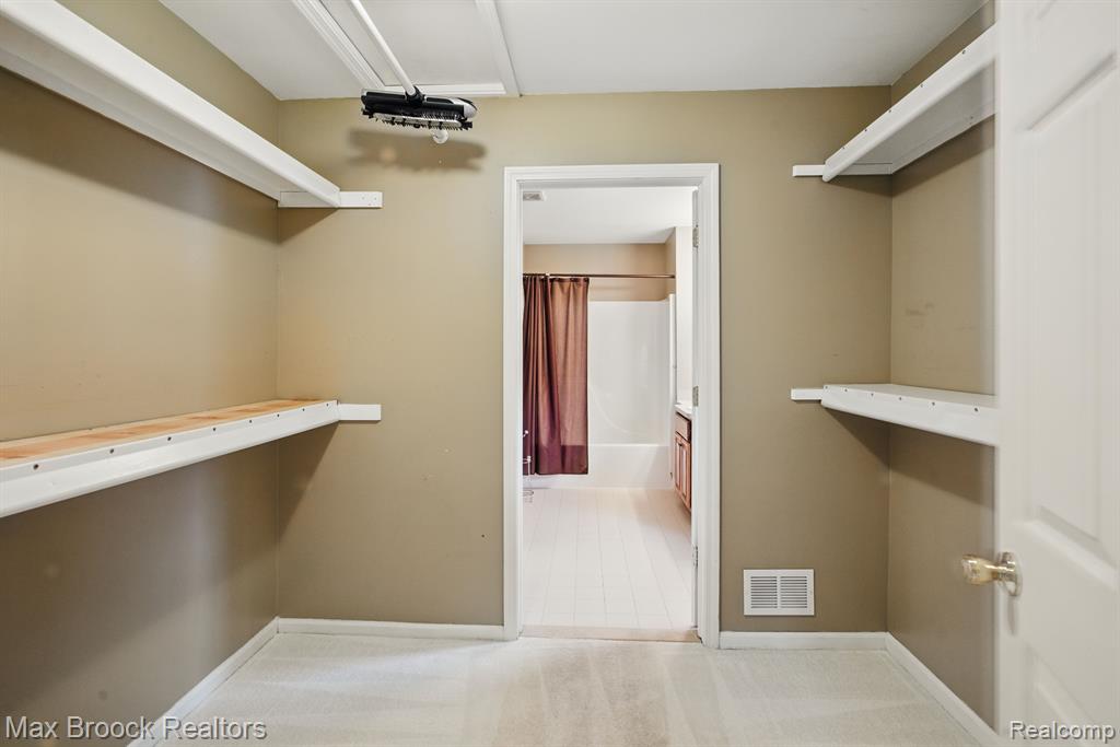 7131 WHITE TAIL Drive, Grand Blanc, MI 48439 — Photo 26