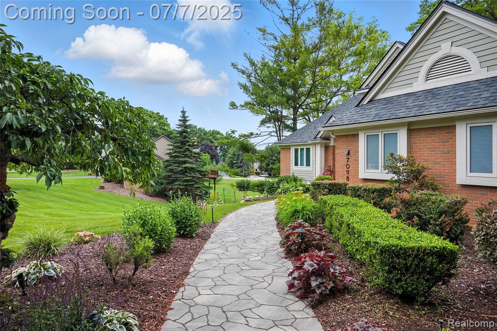 7098 Hickory Hollow Circle, Clarkston, MI 48348 — Photo 9