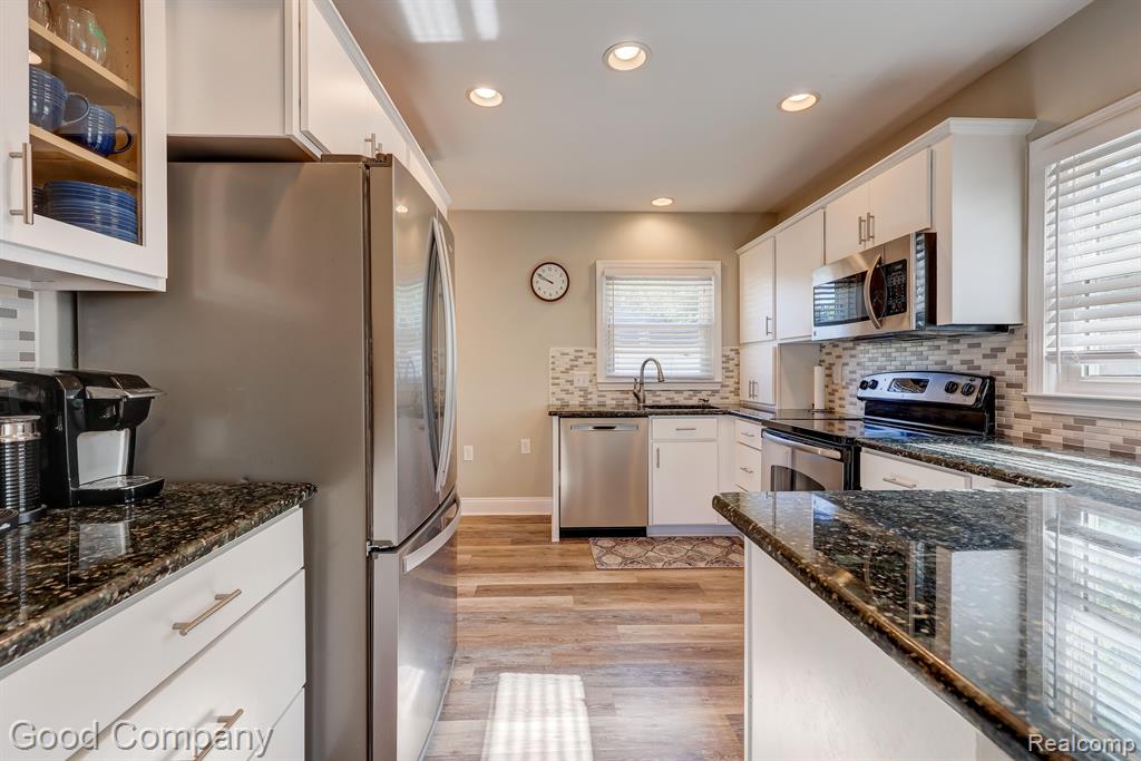 703 E BLOOMFIELD Avenue, Royal Oak, MI 48073 — Photo 14