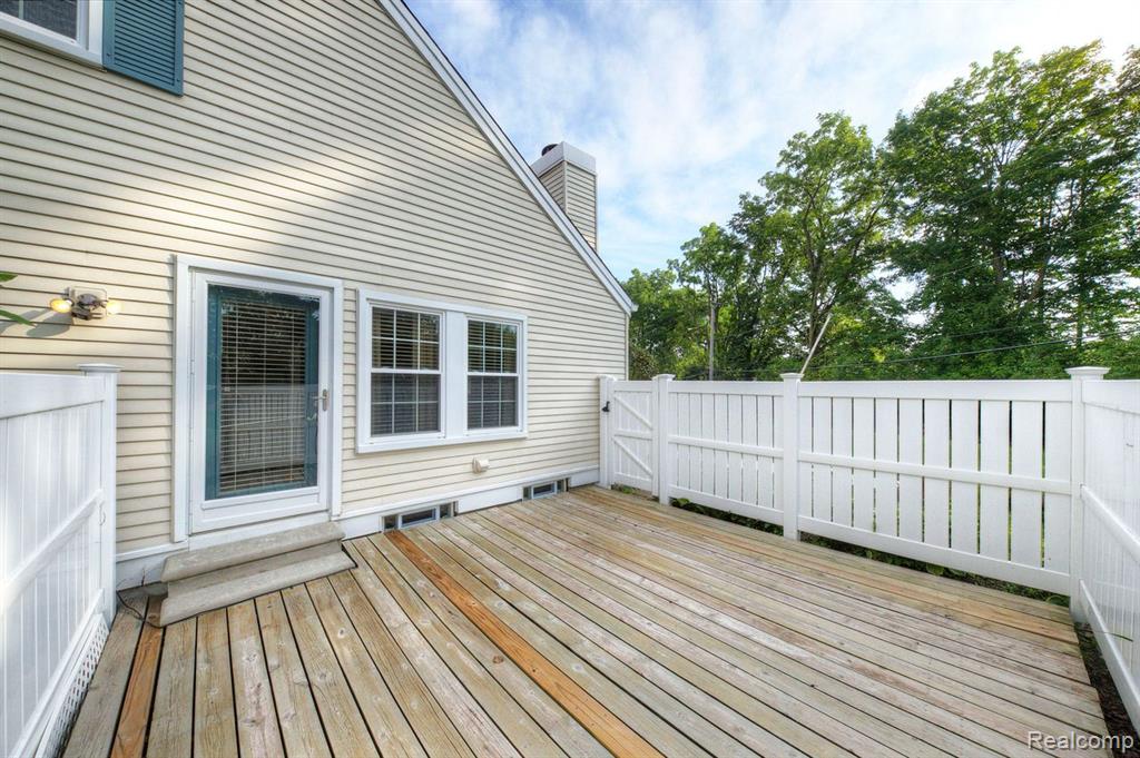 20832 E Glen Haven Circle, Northville, MI 48167 — Photo 22