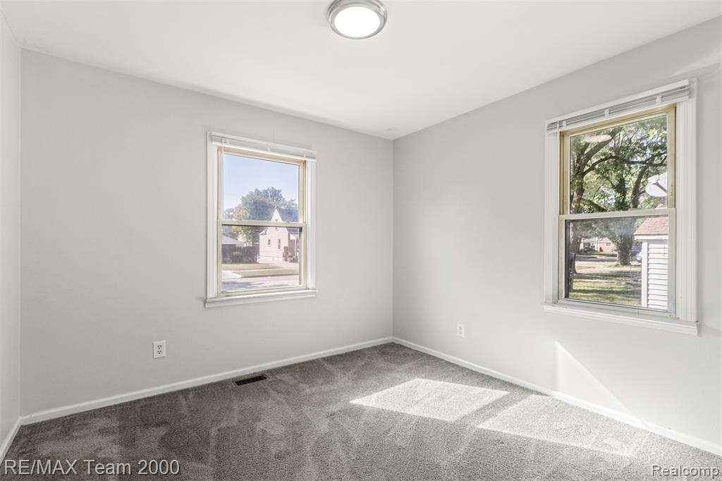 4973 Ziegler Street, Dearborn Heights, MI 48125 — Photo 16