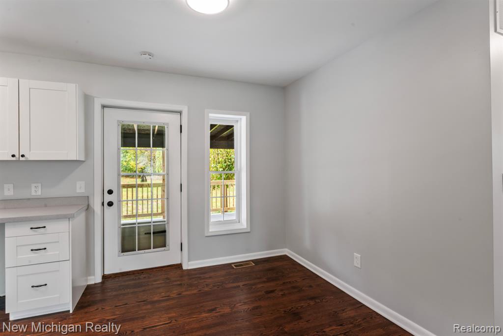 6239 Grange Hall Road, Holly, MI 48442 — Photo 17