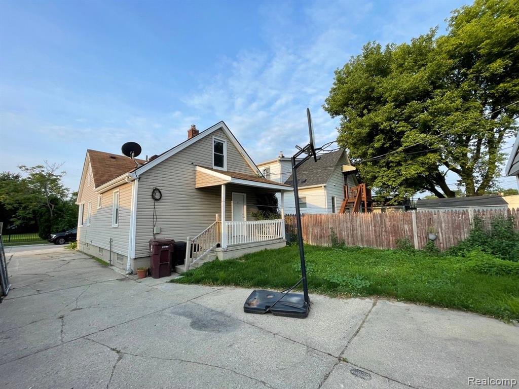 8041 STERLING, Center Line, MI 48015 — Photo 18
