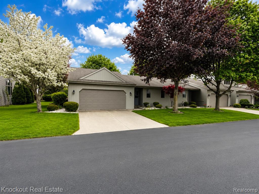 53 Pine Grove Drive, Frankenmuth, MI 48734 — Photo 2