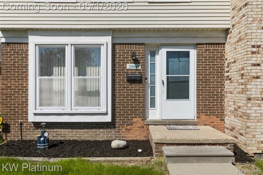 29061 E Brittany Court, Roseville, MI 48066 — Photo 2