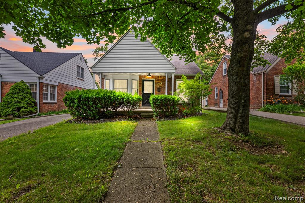 414 Aqua Court, Royal Oak, MI 48073 — front exterior