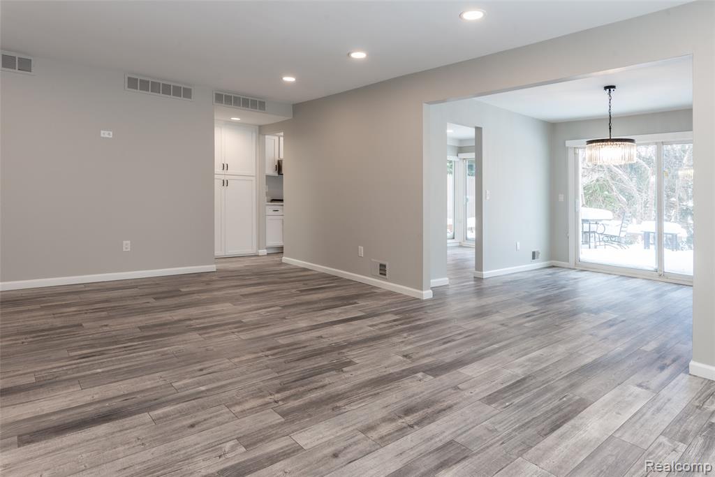 2677 Williamsburg Circle, Auburn Hills, MI 48326 — Photo 13