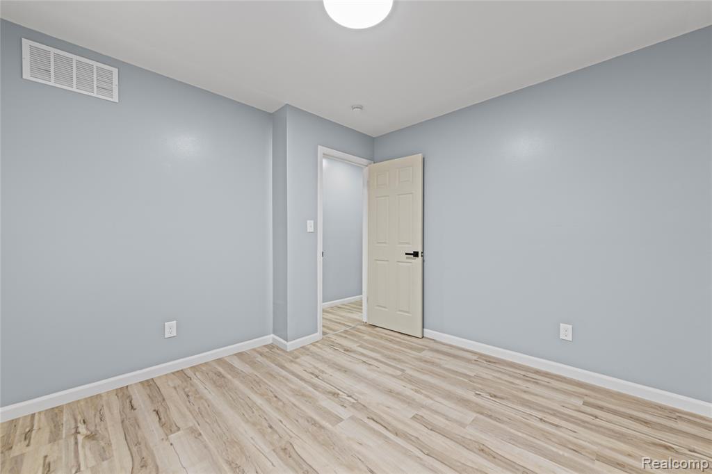 7218 Superior, Center Line, MI 48015 — Photo 12