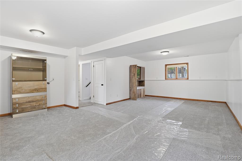 2465 Egelston Avenue, Burton, MI 48509 — Photo 22
