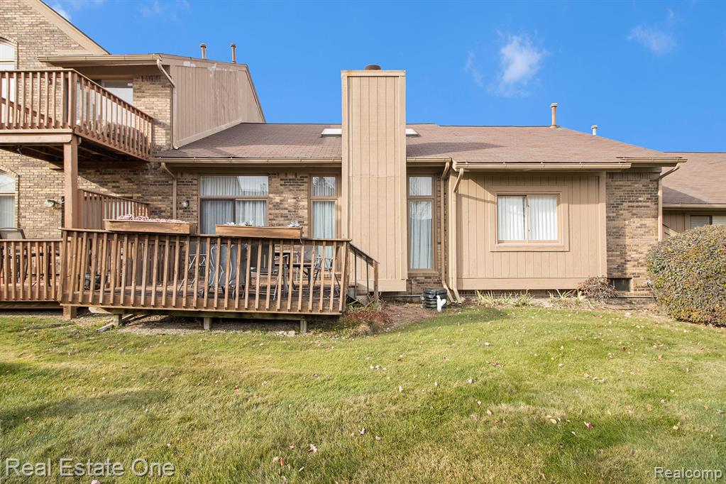 6121 Westbrooke Drive, 7, West Bloomfield, MI — Photo 23