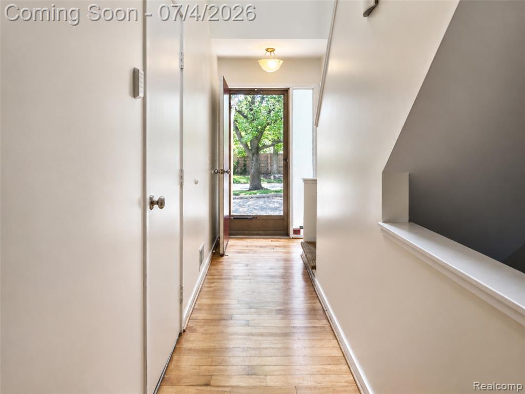 754 Ashley Circle, Rochester Hills, MI 48307 — Photo 8