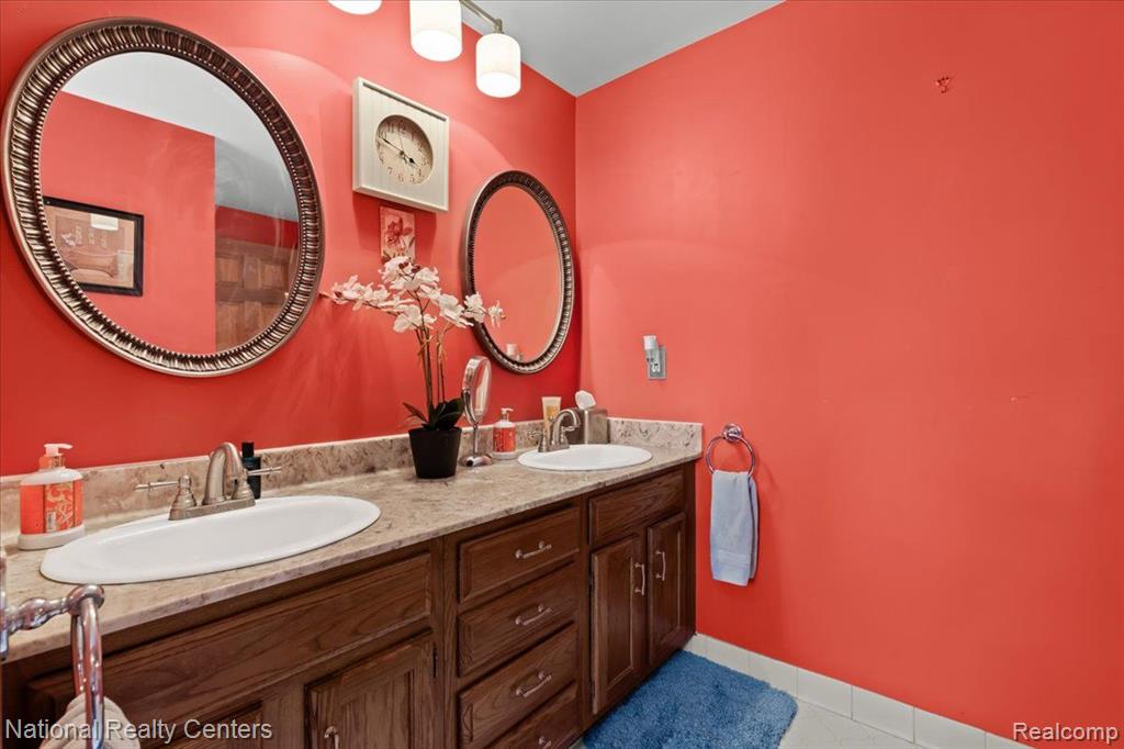 1018 FAIRWAY TRAILS Drive, Brighton, MI 48116 — Photo 27