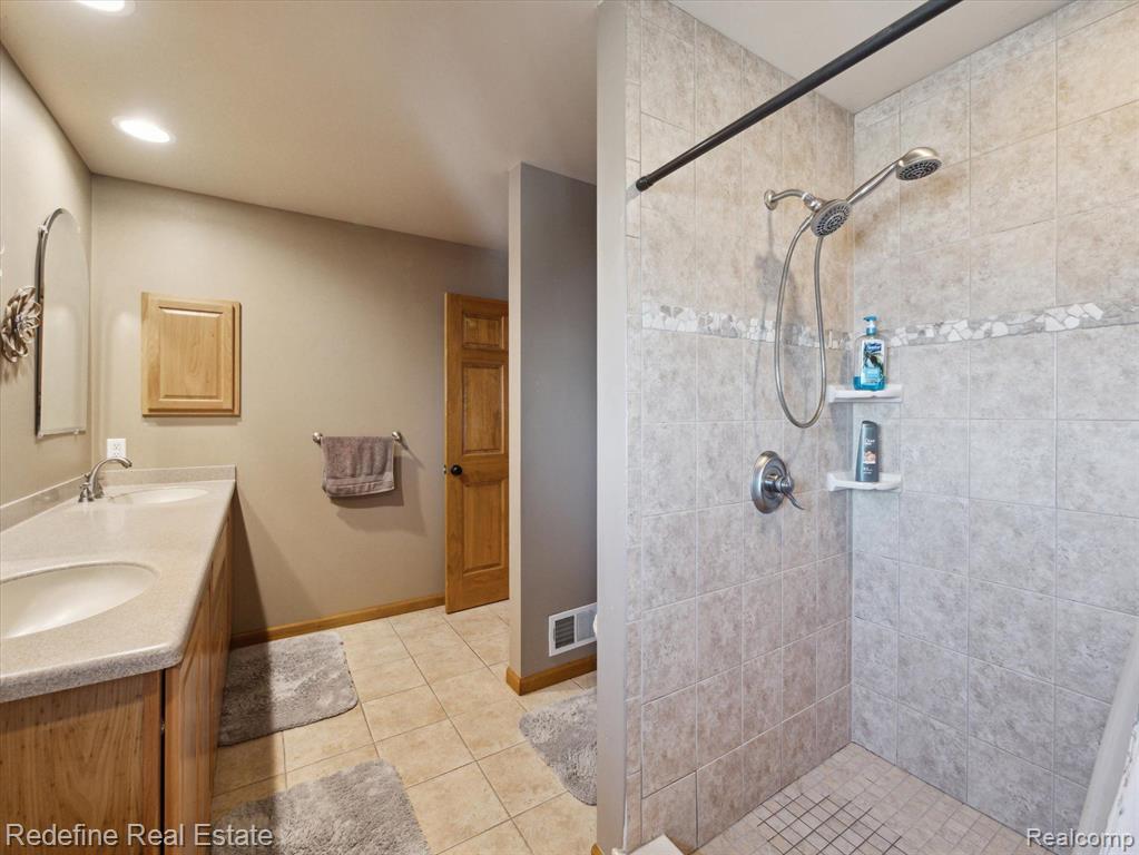 6730 Lakeshore Drive, Newport, MI 48166 — Photo 34