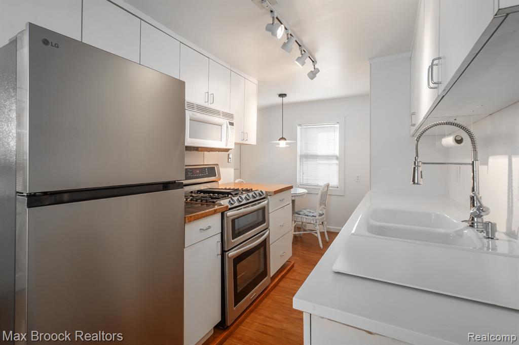 932 Humphrey, Birmingham, MI 48009 — Photo 12