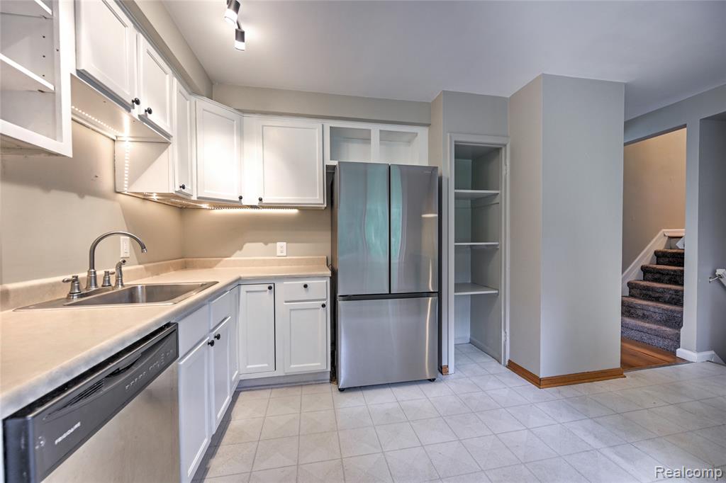 52461 Pappy Lane, Shelby Twp, MI 48316 — Photo 8