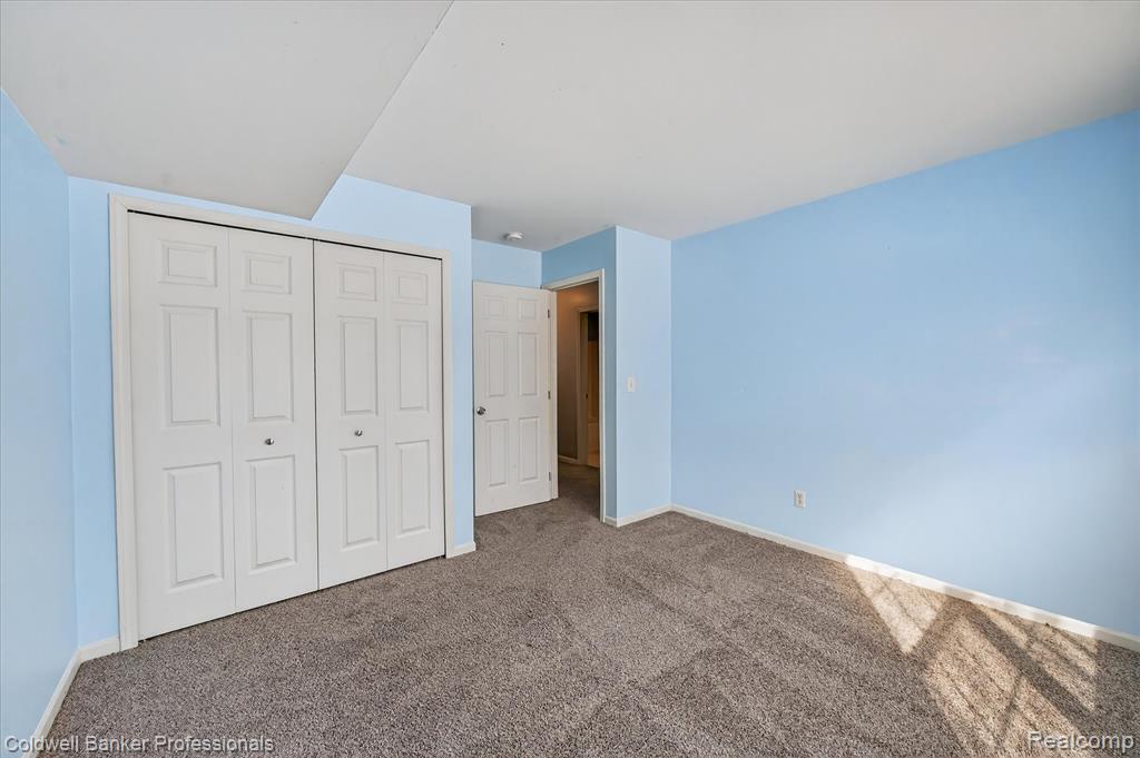 639 Andover Woods Drive, Fenton, MI 48430 — Photo 19